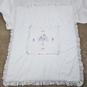 Cassie's Collection Crib Bedding Comforter Embroidered Flowers VTG 46x37 Nursery
